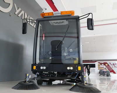 揚子電動(dòng)掃地車(chē)
